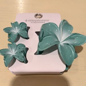 NWT Set of 3 Stradivarius Teal Floral Hair Clips